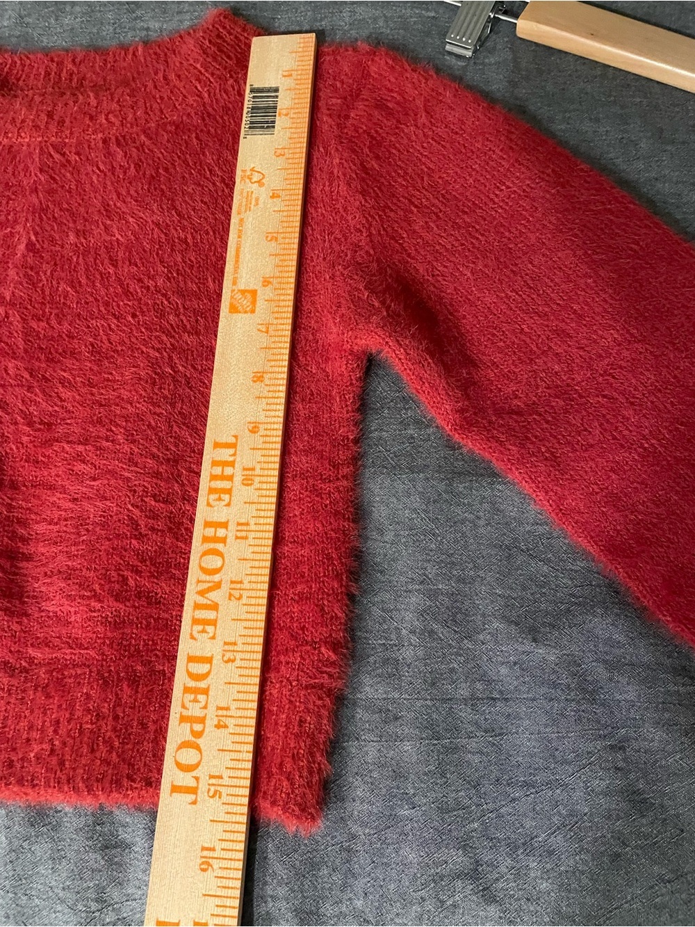 Urban Outfitters Women's Red Solid Fuzzy Knit Cropped Pullover Sweater S - Picture 4 of 9